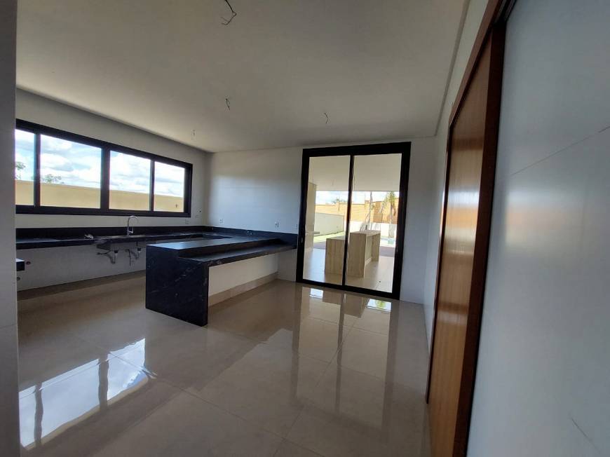 Foto 4 de Sobrado com 4 Quartos à venda, 661m² em Residencial Alphaville Flamboyant, Goiânia