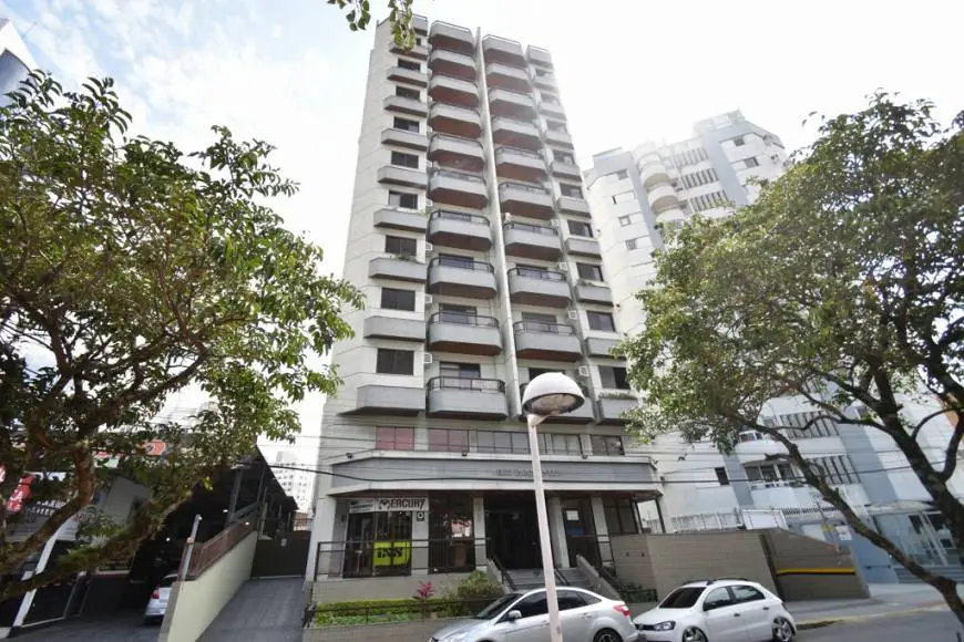 Foto 1 de Apartamento com 2 Quartos para alugar, 86m² em Centro, Florianópolis