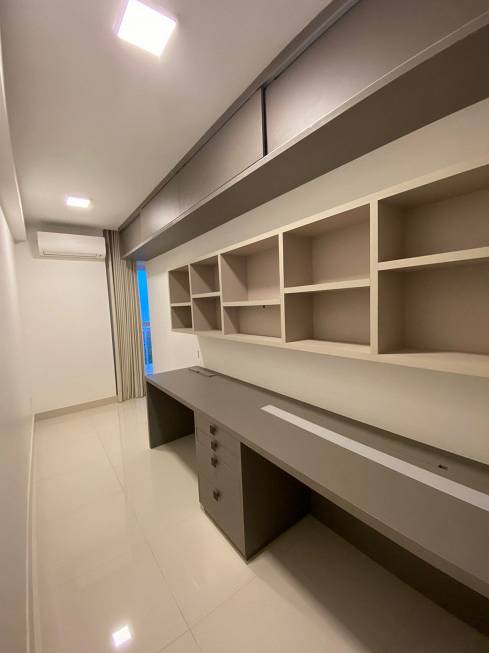 Foto 4 de Apartamento com 3 Quartos à venda, 159m² em Atalaia, Aracaju