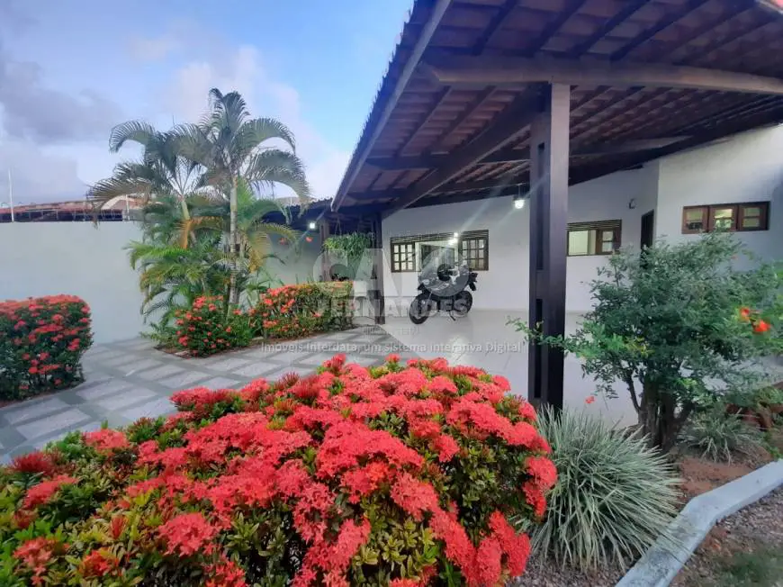 Foto 2 de Casa com 2 Quartos à venda, 188m² em Cidade Satelite, Natal