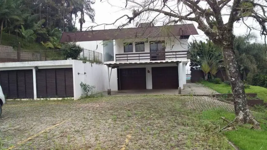 Foto 1 de Casa com 4 Quartos para alugar, 410m² em Bom Retiro, Joinville