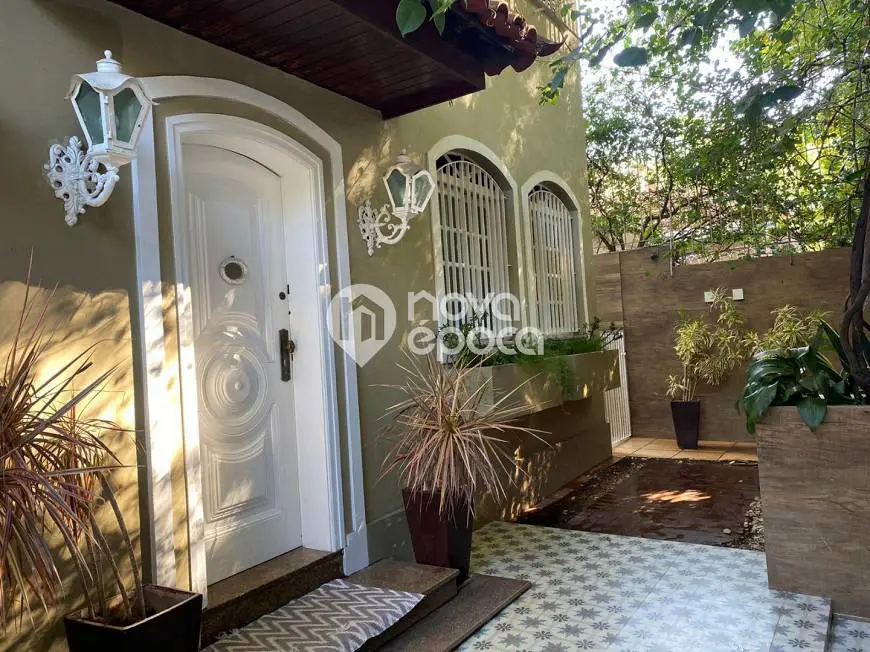 Foto 1 de Casa com 5 Quartos à venda, 400m² em Grajaú, Rio de Janeiro