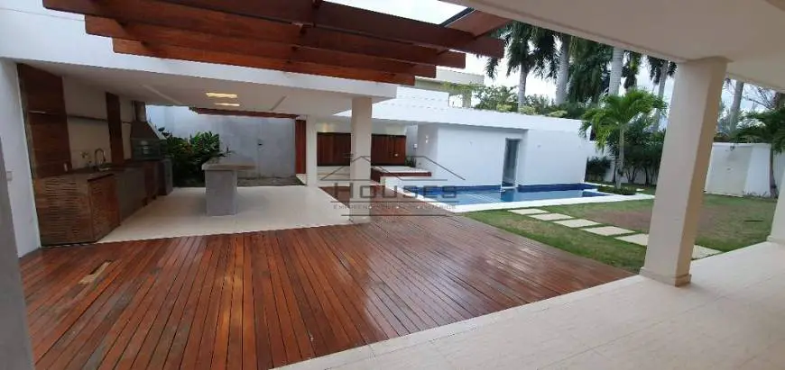 Foto 4 de Casa de Condomínio com 5 Quartos para alugar, 890m² em Barra da Tijuca, Rio de Janeiro