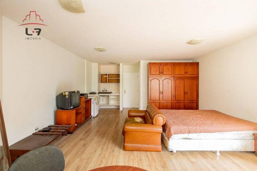 Foto 3 de Apartamento com 1 Quarto para alugar, 37m² em Centro Cívico, Curitiba
