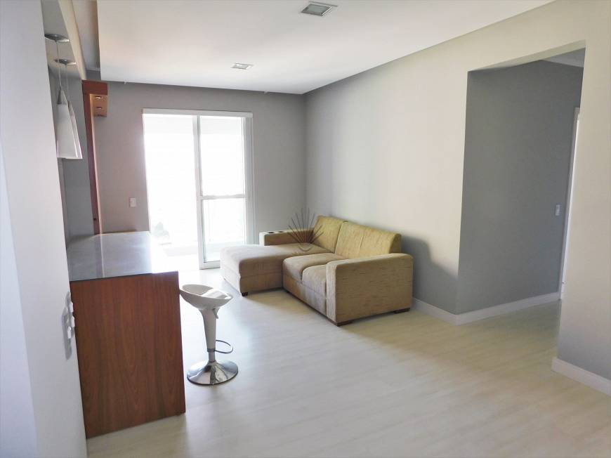 Foto 2 de Apartamento com 2 Quartos à venda, 79m² em Centro, Curitiba
