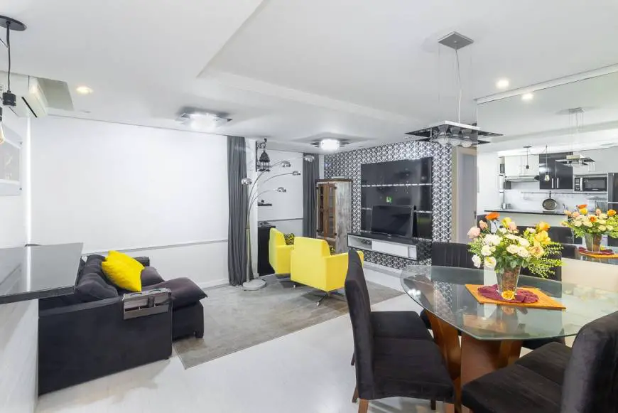 Foto 1 de Apartamento com 2 Quartos para alugar, 69m² em Vila Ipiranga, Porto Alegre
