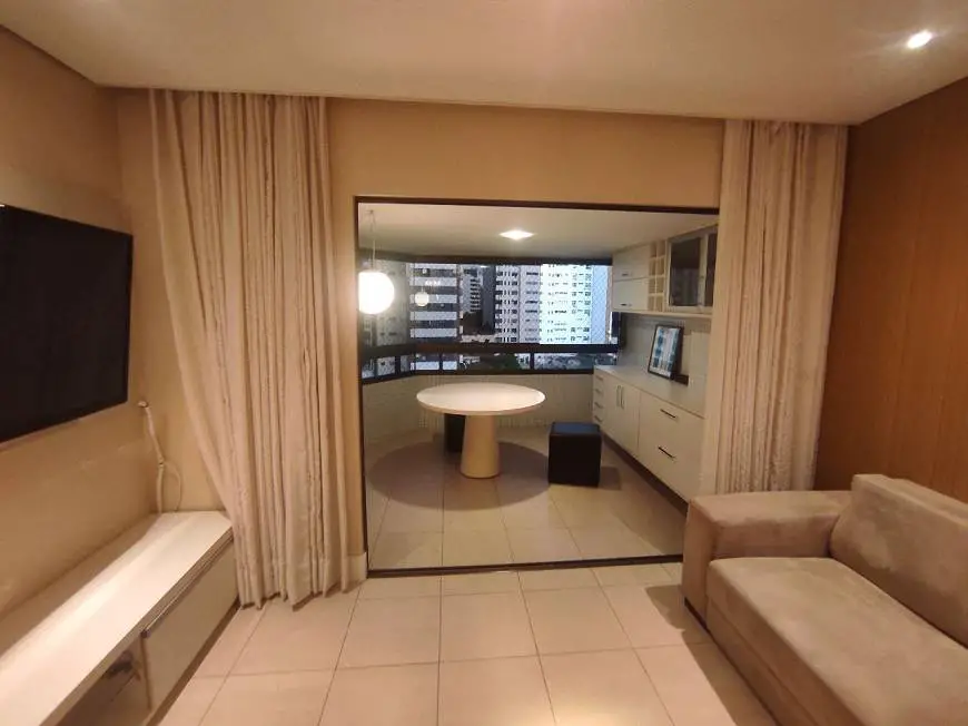 Foto 2 de Apartamento com 3 Quartos para alugar, 130m² em Graça, Salvador