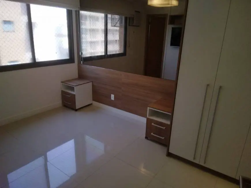 Foto 1 de Apartamento com 3 Quartos para alugar, 120m² em Recreio Dos Bandeirantes, Rio de Janeiro