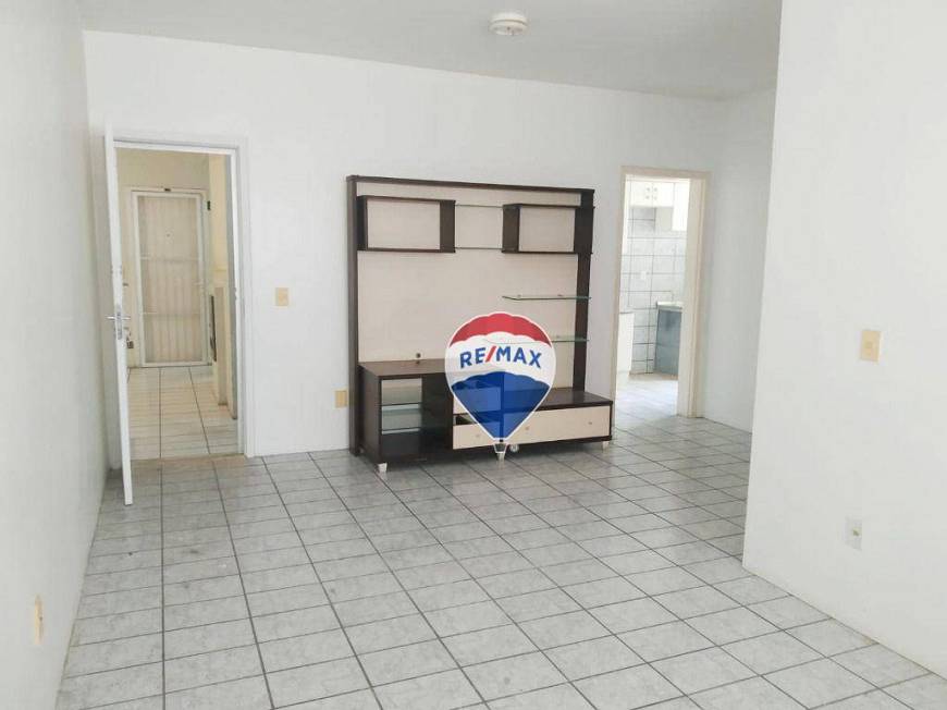 Foto 4 de Apartamento com 3 Quartos para venda ou aluguel, 105m² em Vila União, Fortaleza