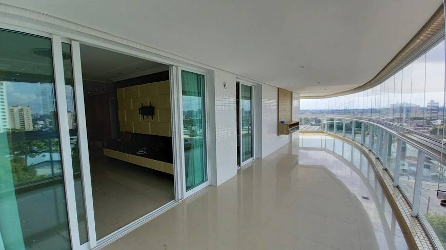 Foto 1 de Apartamento com 4 Quartos para alugar, 207m² em Adrianópolis, Manaus