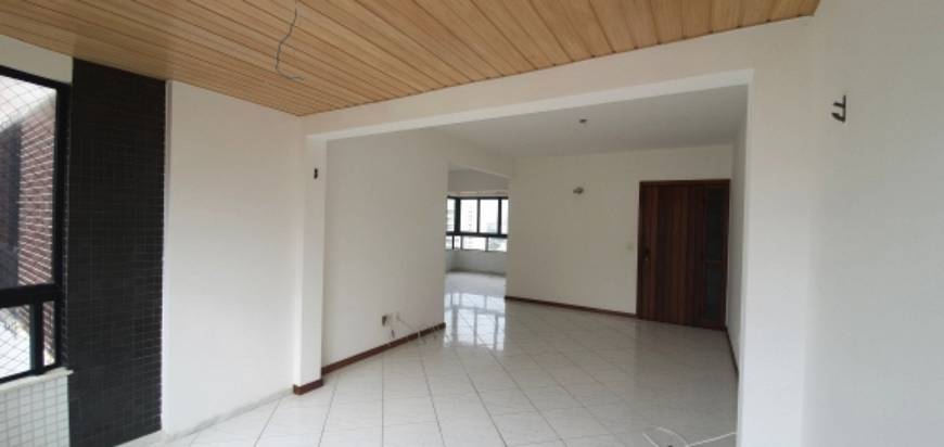 Foto 1 de Apartamento com 4 Quartos para alugar, 130m² em Pituba, Salvador
