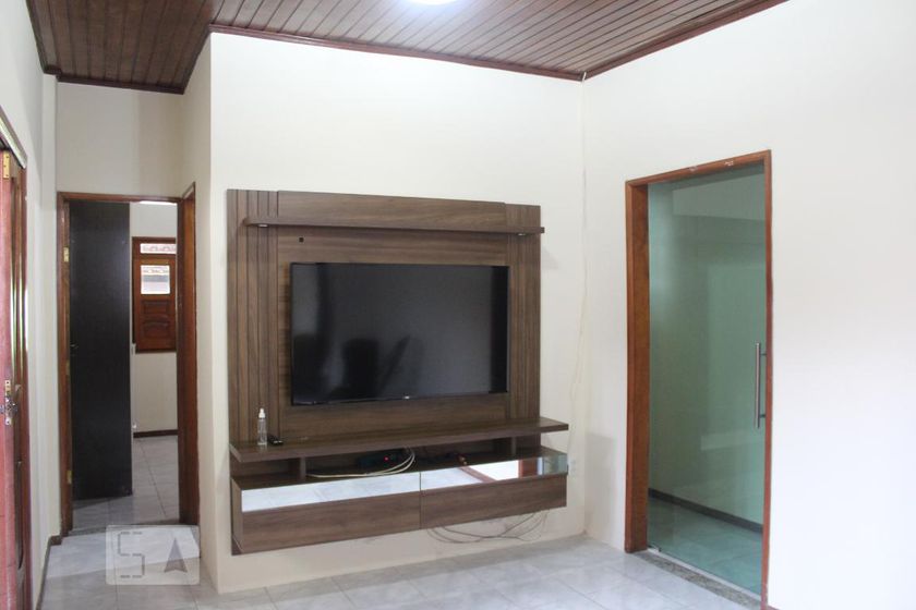 Foto 1 de Casa com 3 Quartos para alugar, 176m² em Dom Pedro, Manaus