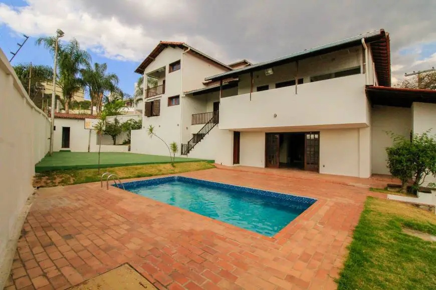 Foto 1 de Casa com 6 Quartos à venda, 576m² em Estoril, Belo Horizonte