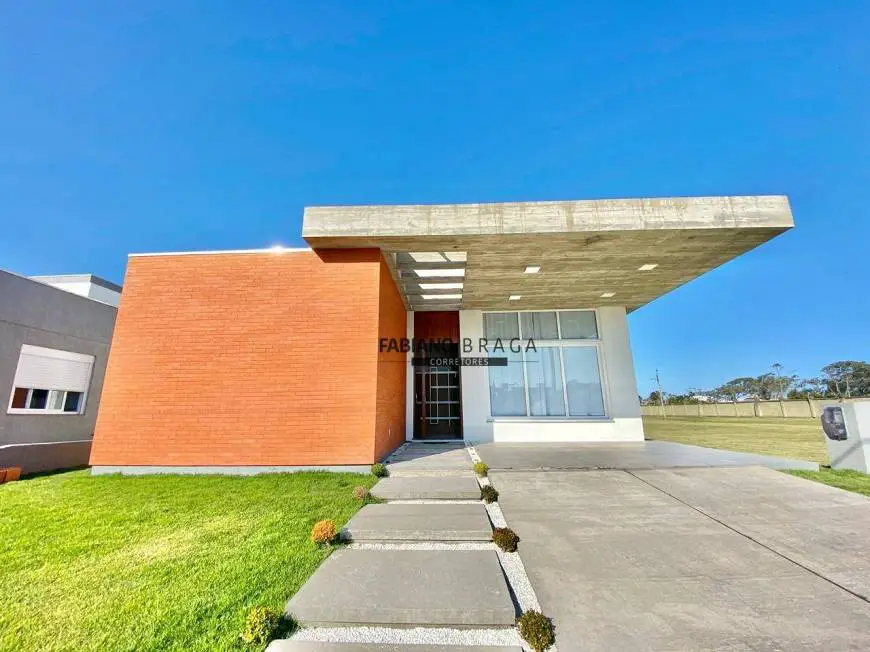 Foto 1 de Casa de Condomínio com 3 Quartos à venda, 183m² em Capao da Canoa, Capão da Canoa