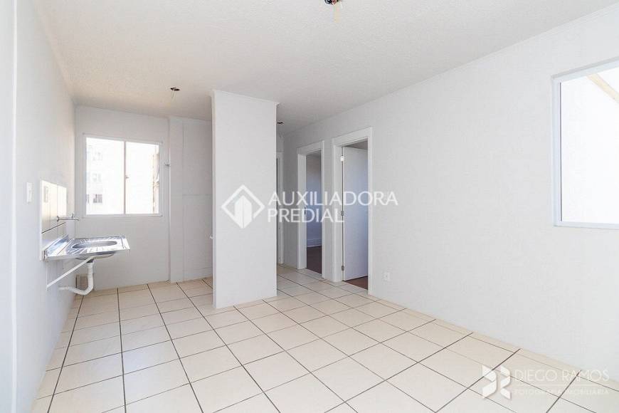 Foto 1 de Apartamento com 2 Quartos para alugar, 43m² em Glória, Porto Alegre