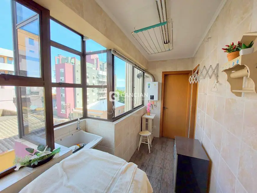 Foto 4 de Apartamento com 3 Quartos à venda, 114m² em Centro, Santa Maria