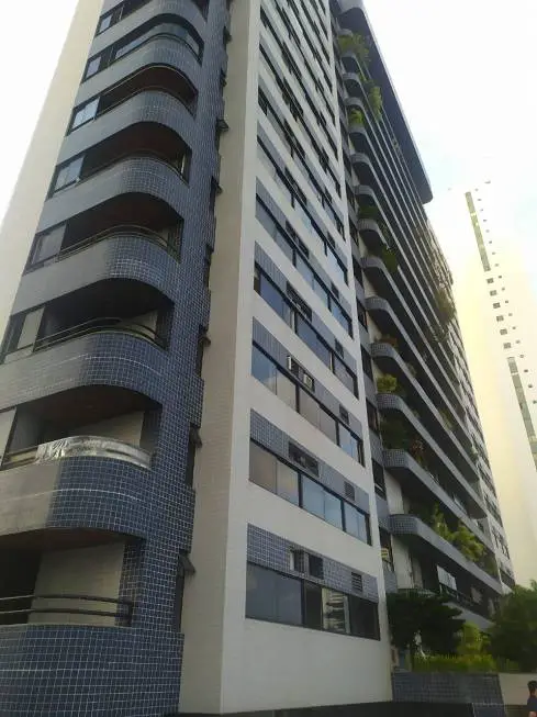 Foto 1 de Apartamento com 4 Quartos à venda, 187m² em Casa Amarela, Recife