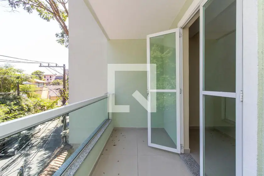 Foto 5 de Casa com 2 Quartos para alugar, 180m² em  Vila Valqueire, Rio de Janeiro