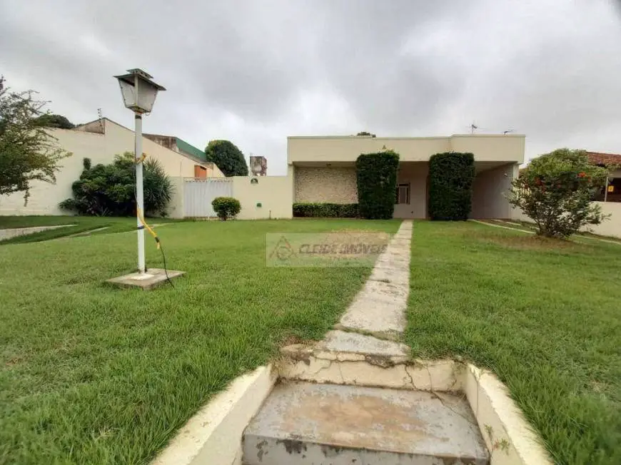 Foto 1 de Casa com 3 Quartos à venda, 380m² em Jardim Cuiabá, Cuiabá