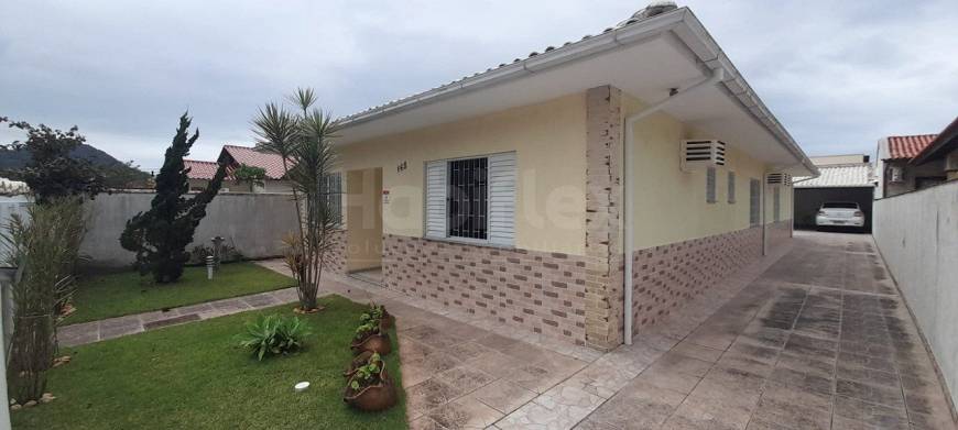 Foto 1 de Casa com 3 Quartos para alugar, 166m² em Pântano do Sul, Florianópolis