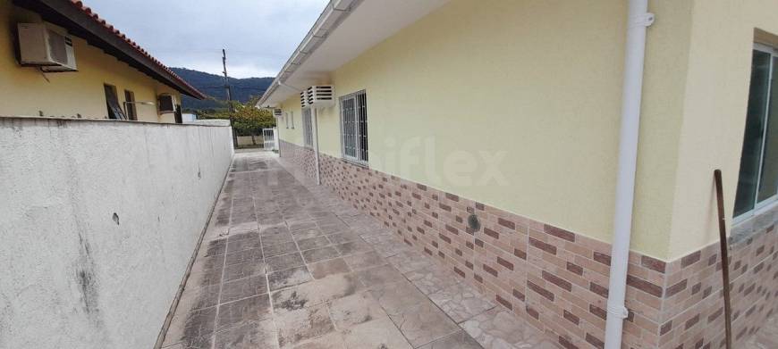 Foto 2 de Casa com 3 Quartos para alugar, 166m² em Pântano do Sul, Florianópolis