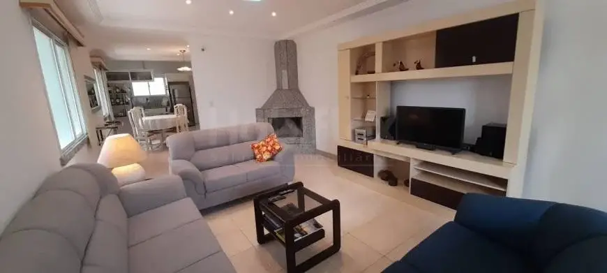 Foto 3 de Casa com 3 Quartos para alugar, 166m² em Pântano do Sul, Florianópolis