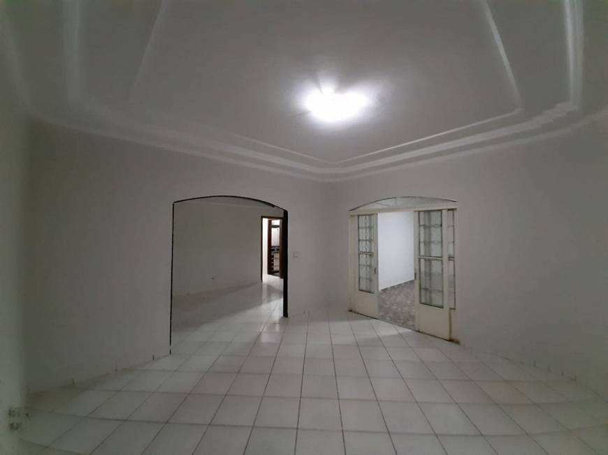 Foto 2 de Casa com 4 Quartos para alugar, 180m² em Granada, Uberlândia