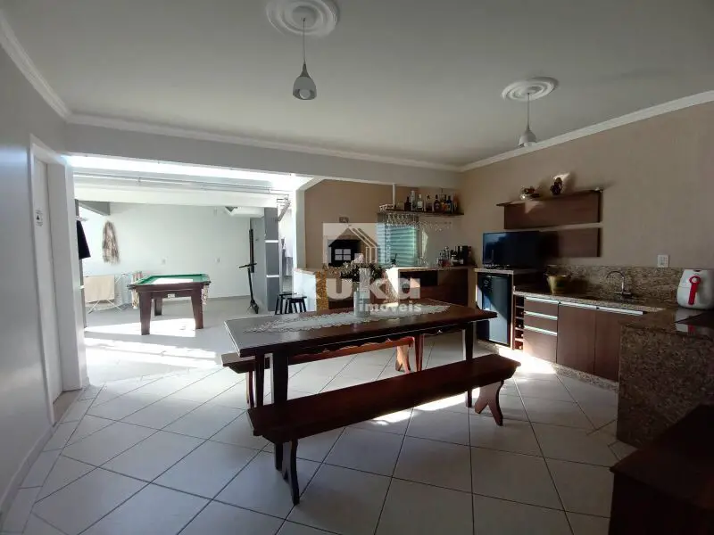 Foto 4 de Casa com 5 Quartos à venda, 234m² em Vila Lalau, Jaraguá do Sul