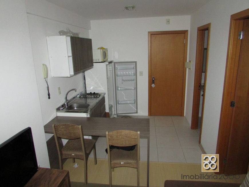 Foto 4 de Apartamento com 1 Quarto para alugar, 40m² em Centro, Curitiba
