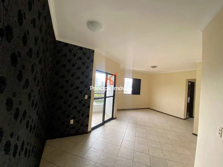 Foto 4 de Apartamento com 2 Quartos para alugar, 90m² em América, Joinville