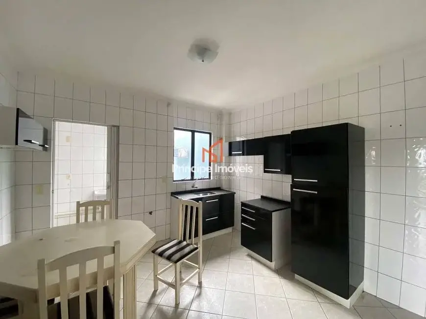 Foto 5 de Apartamento com 2 Quartos para alugar, 90m² em América, Joinville