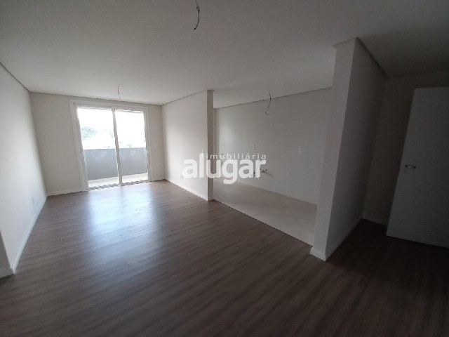 Foto 2 de Apartamento com 2 Quartos para alugar, 76m² em Centro, Caxias do Sul