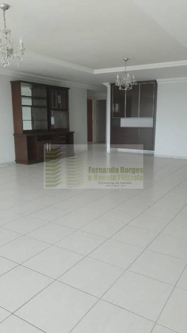 Foto 4 de Apartamento com 4 Quartos à venda, 225m² em Casa Forte, Recife