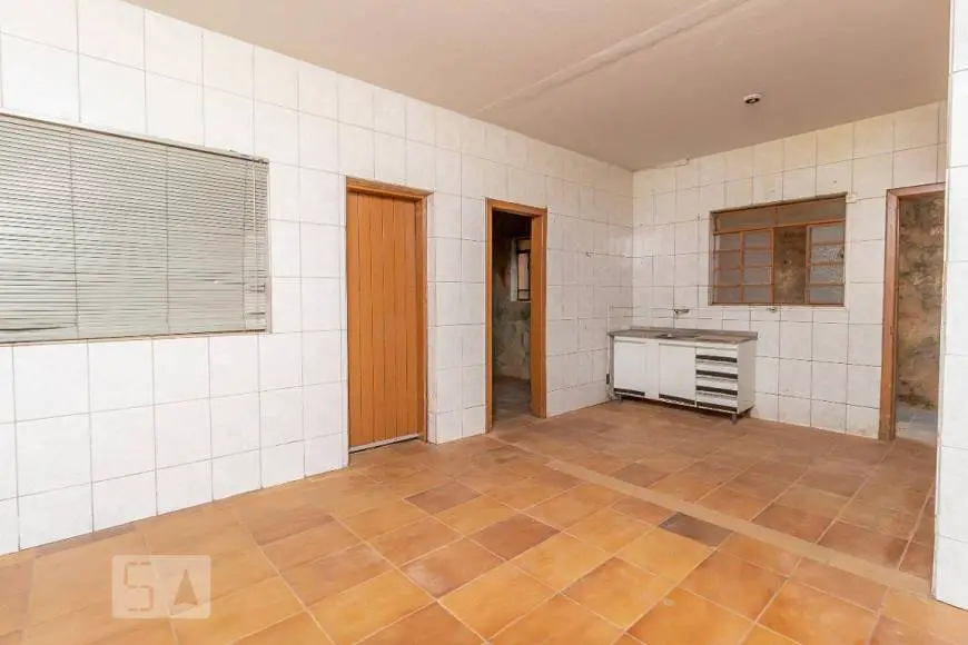 Foto 3 de Casa com 3 Quartos para alugar, 80m² em Carlos Prates, Belo Horizonte