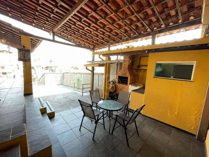 Foto 1 de Casa com 3 Quartos à venda, 243m² em Sagrada Família, Belo Horizonte