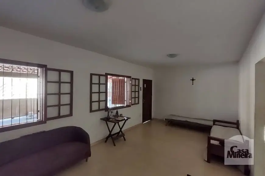 Foto 1 de Casa com 4 Quartos à venda, 212m² em Álvaro Camargos, Belo Horizonte
