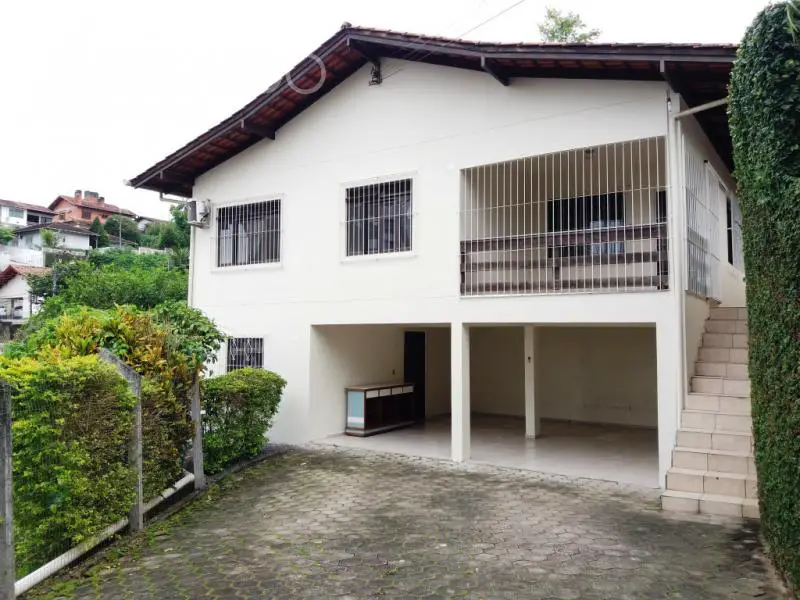 Foto 1 de Casa com 4 Quartos para alugar, 179m² em Vila Nova, Blumenau