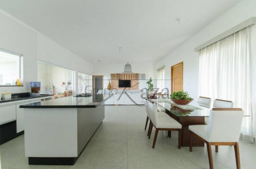 Foto 2 de Casa de Condomínio com 4 Quartos à venda, 375m² em Jardim Sao Gabriel, Jacareí