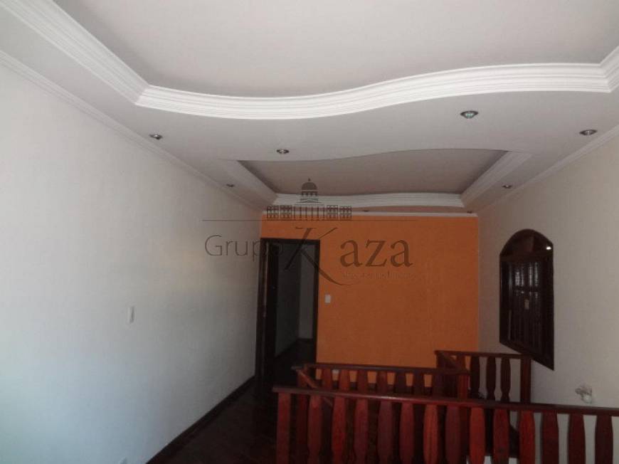 Foto 5 de Sobrado com 4 Quartos à venda, 214m² em Residencial União, São José dos Campos