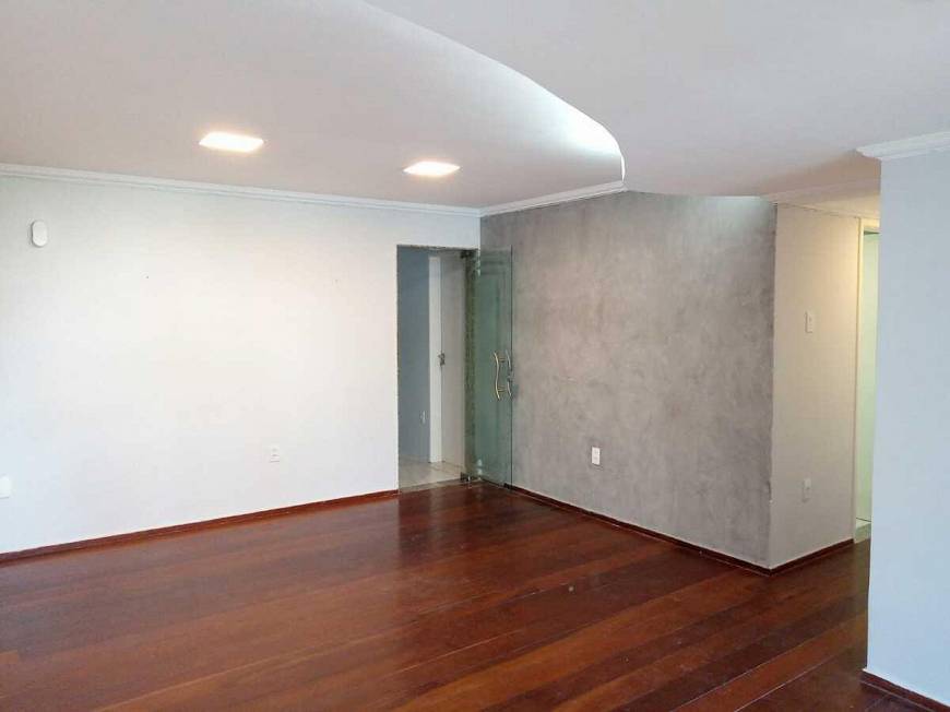 Foto 1 de Apartamento com 3 Quartos para alugar, 120m² em Espinheiro, Recife
