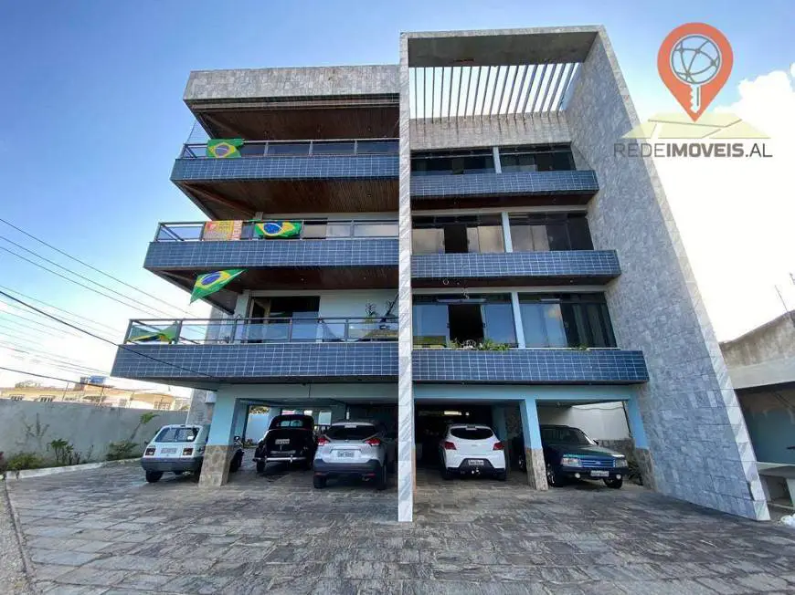 Foto 2 de Apartamento com 3 Quartos à venda, 130m² em Pitanguinha, Maceió