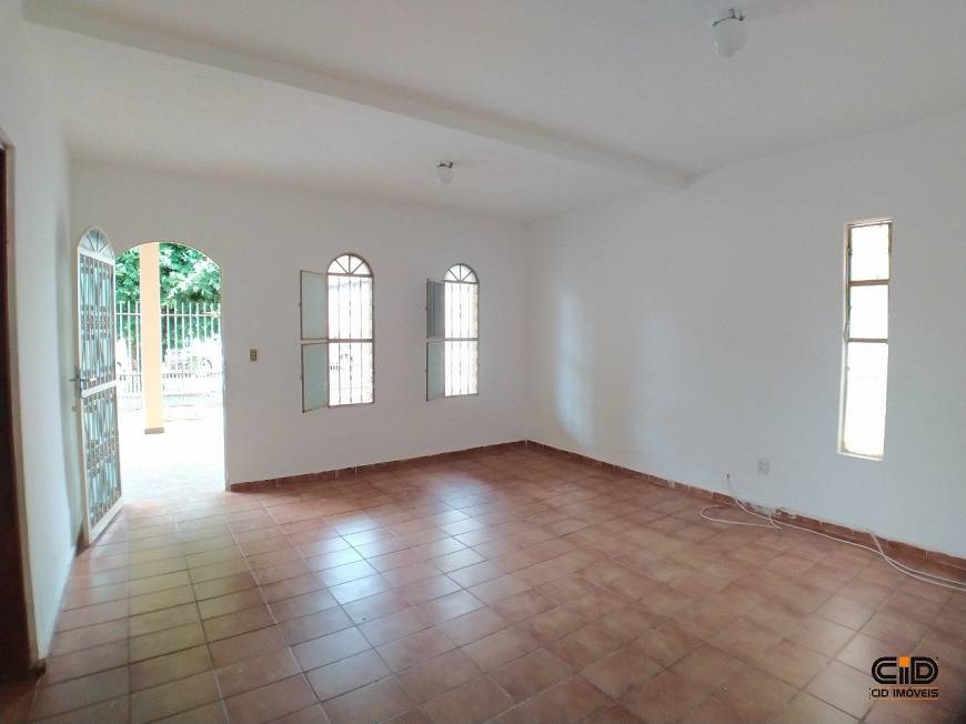 Foto 4 de Casa com 3 Quartos para alugar, 205m² em Morada do Ouro Setor Centro Sul, Cuiabá