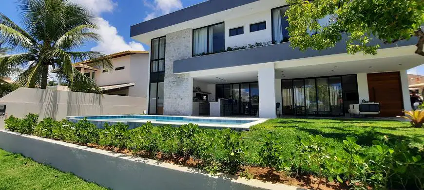 Foto 1 de Casa de Condomínio com 5 Quartos à venda, 270m² em Guarajuba Monte Gordo, Camaçari