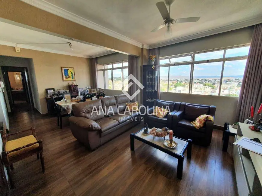 Foto 1 de Apartamento com 2 Quartos à venda, 135m² em Centro, Montes Claros