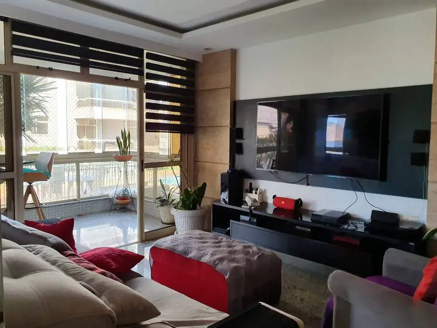 Foto 1 de Apartamento com 4 Quartos à venda, 185m² em Camboinhas, Niterói
