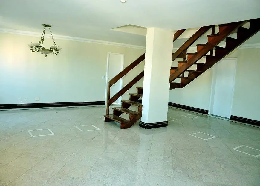 Foto 1 de Apartamento com 4 Quartos à venda, 316m² em Treze de Julho, Aracaju
