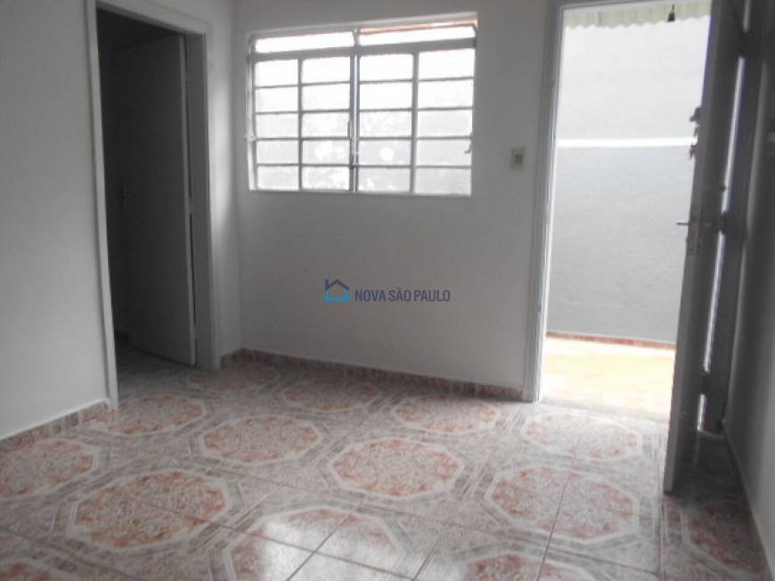 Foto 2 de Casa com 2 Quartos para alugar, 80m² em Vila Fachini, São Paulo
