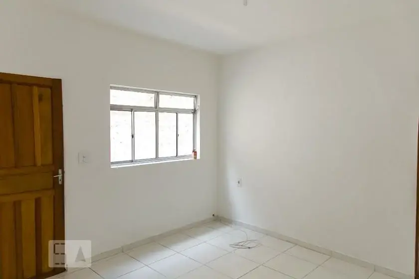 Foto 2 de Casa com 2 Quartos para alugar, 100m² em Vila Gustavo, São Paulo