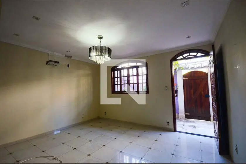 Foto 2 de Casa com 3 Quartos para alugar, 300m² em Portuguesa, Rio de Janeiro