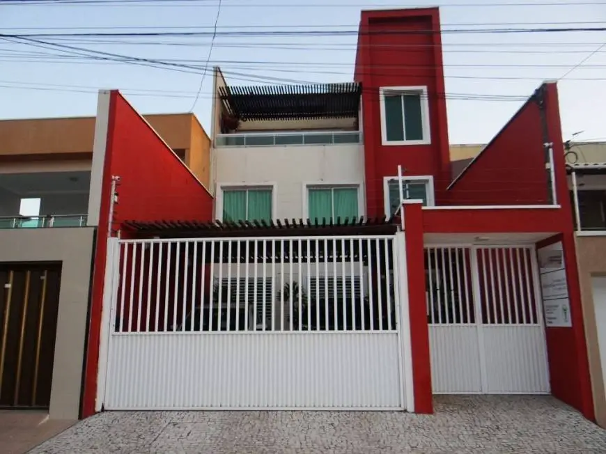 Foto 1 de Casa com 4 Quartos à venda, 300m² em Cajazeiras, Fortaleza
